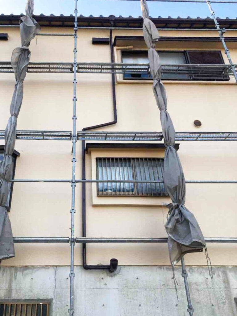 豊中市　外壁塗装リフォーム　施行中