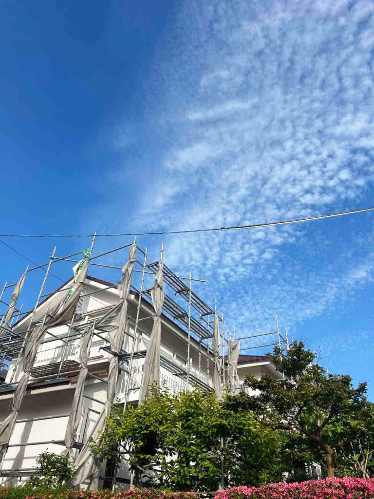川西市　外壁塗装リフォーム　施行中